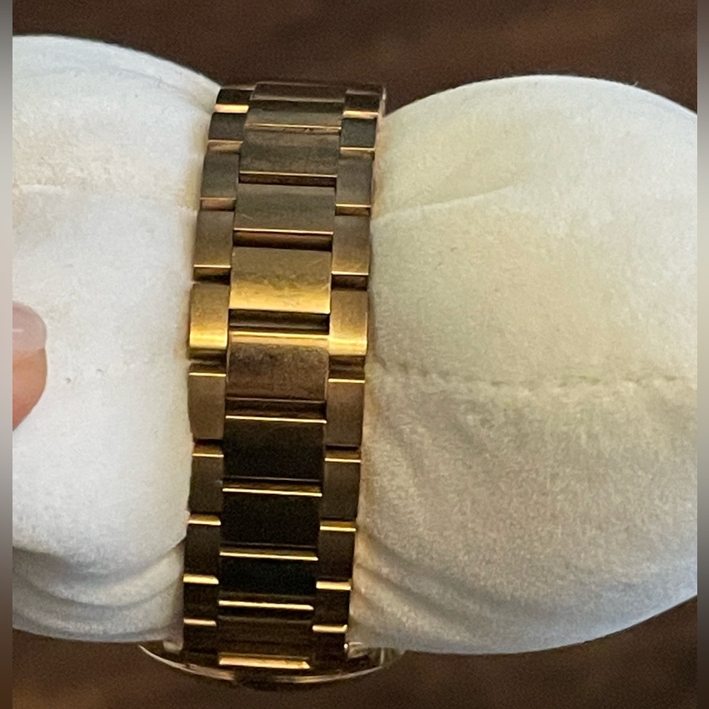 GUCCI G-Timeless 126.5 ROSE GOLD LADIES WATCH - Picture 7 of 12